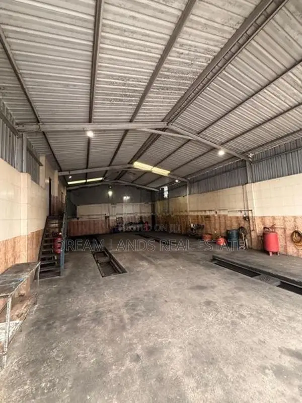 COMMERCIAL PROPERTY FOR RENT IN THALAWATHUGODA (SP824)