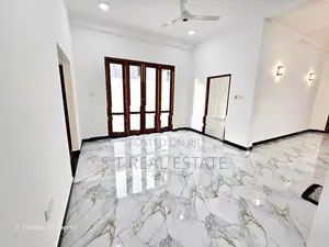 Brand New Luxury 3 Storey House for Sale in Piliyandala Town