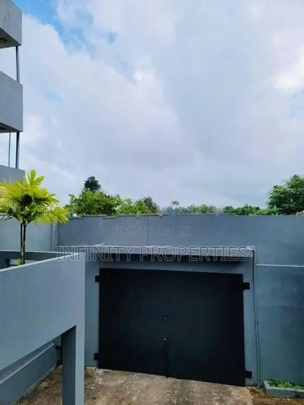(AF194) 03 Storey House with 22 P Sale Nugegoda