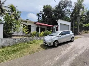 දැනට සෑලෑබි එකදමා යට වැඩ අවසන් කර ඇති නිවසත් විකිනිමට කොටිටාවෙි