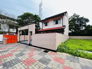 වටිනා දෙමහල් නිවසක් තලවතුගොඩ