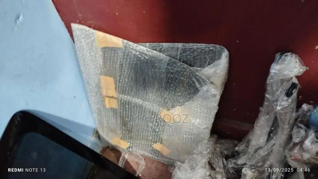 Suzuki Every Da17 back quarter panel cut glass