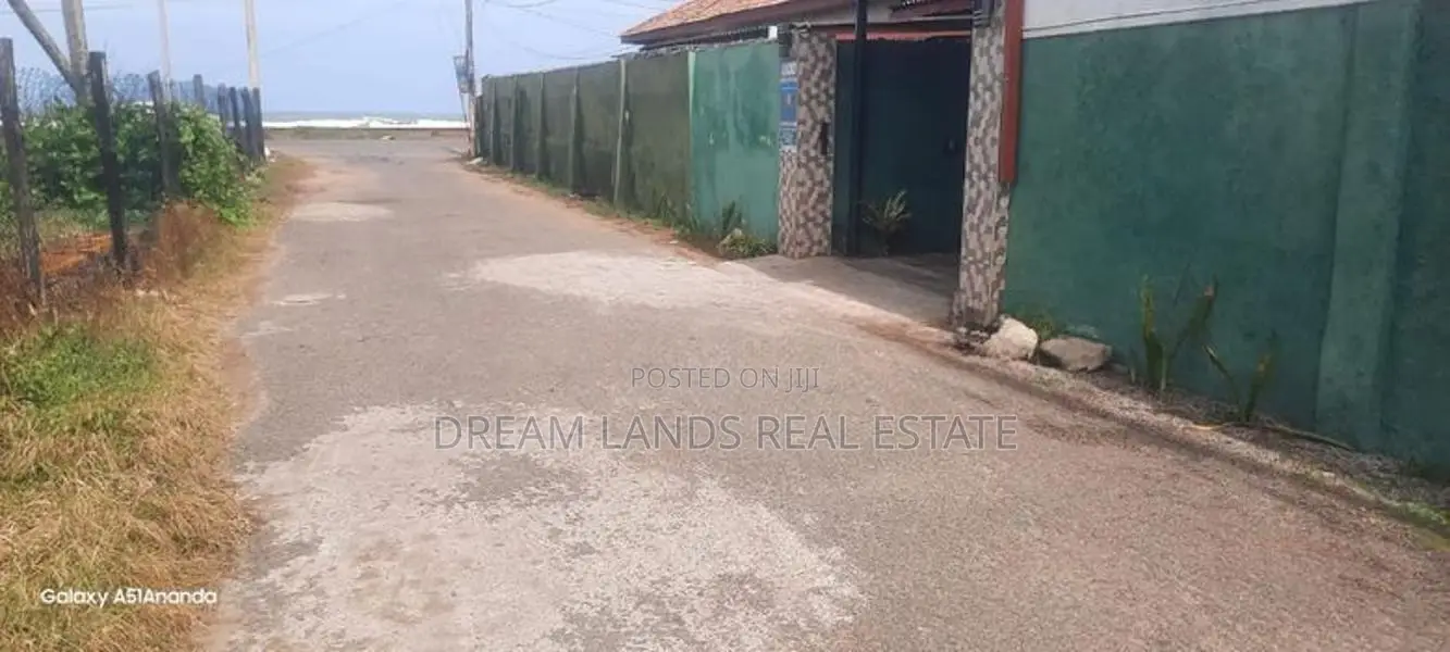 COMMERCIAL LAND FOR SALE IN MORATUWA (SP828)