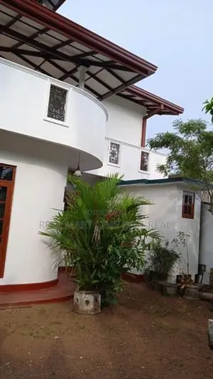Horana : 5BR (23P) Two Storey House for Sale in Pokunuwita