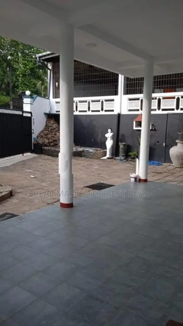 Horana : 5BR (23P) Two Storey House for Sale in Pokunuwita