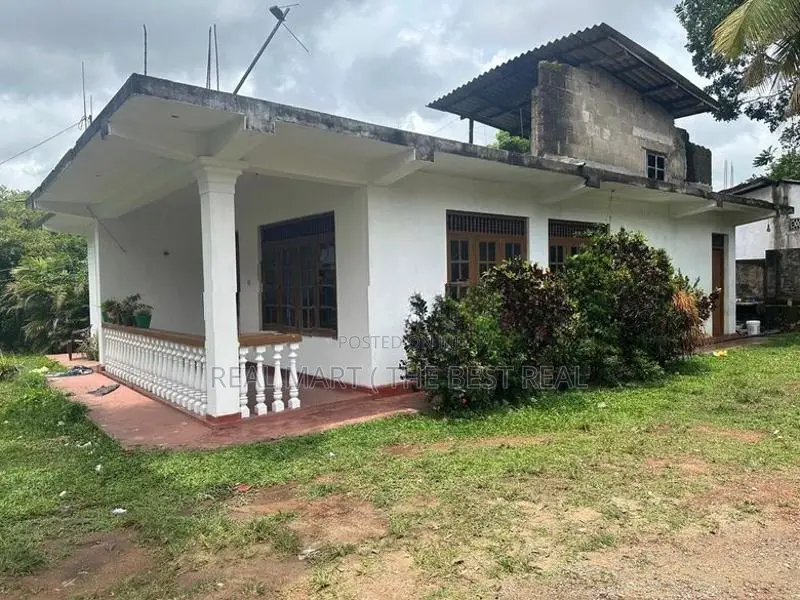 Maharagama : 2BR (21.6P) House for Sale near Jayawardanapura Hospital