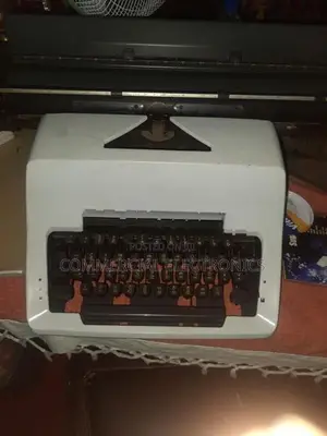 OLYMPIA ටයිප්රයිටරයක් brand new condition
