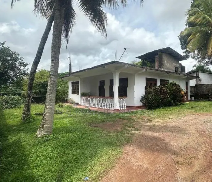 Maharagama : 2BR (21.6P) House for Sale near Jayawardanapura Hospital