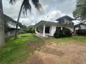 Maharagama : 2BR (21.6P) House for Sale near Jayawardanapura Hospital