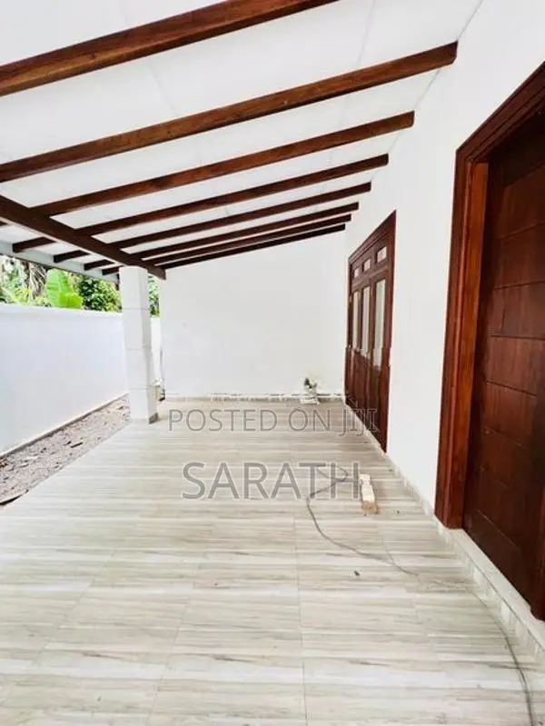 Modern Brand new House In Athurugiriya