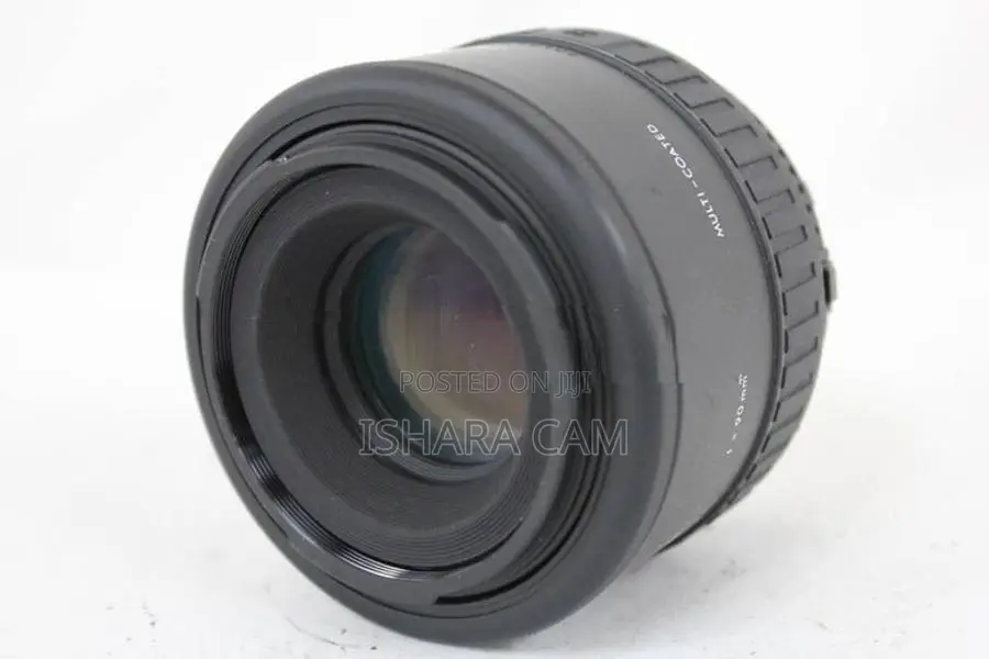 Nikon 90mm F2.8 prime macro DSLR lens