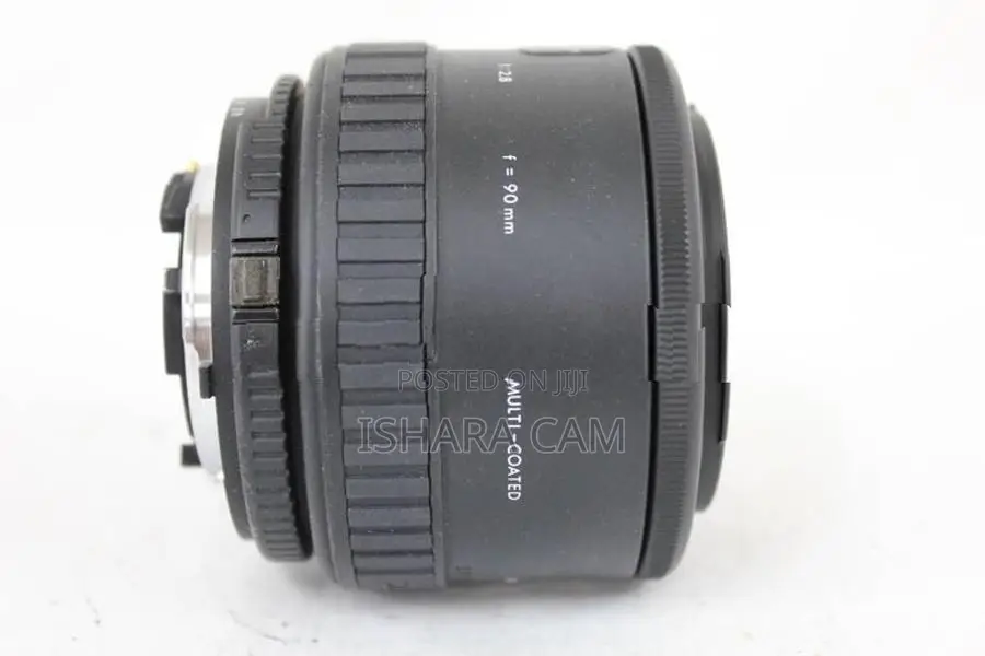 Nikon 90mm F2.8 prime macro DSLR lens