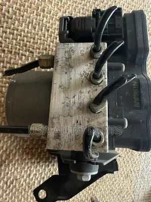 Nissan X trail HNT32 ABS Modulator