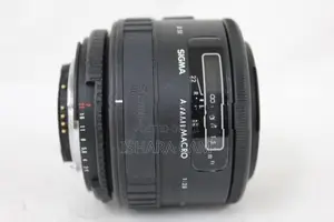 Nikon 90mm F2.8 prime macro DSLR lens