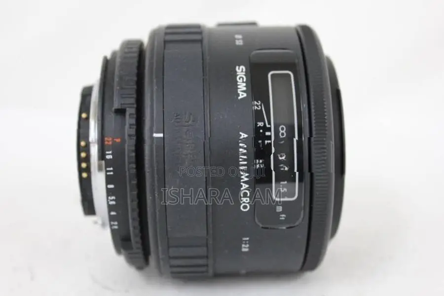 Nikon 90mm F2.8 prime macro DSLR lens