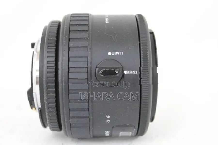 Nikon 90mm F2.8 prime macro DSLR lens