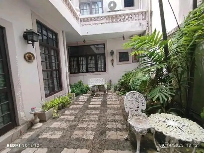 House for Sale in Bambalapity
