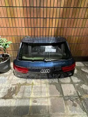 Genuine Audi Q7 S LINE 2018 Rear Tailgate Dicky With LED lights