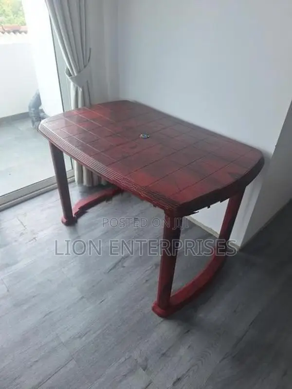 Nippon plastic tables