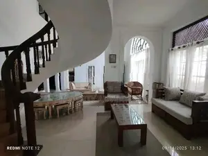 House for Sale in Bambalapity