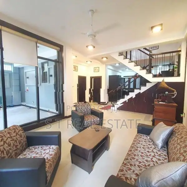 Fully Furnished Luxury 3 Story House For Sale In Thalawathugoda