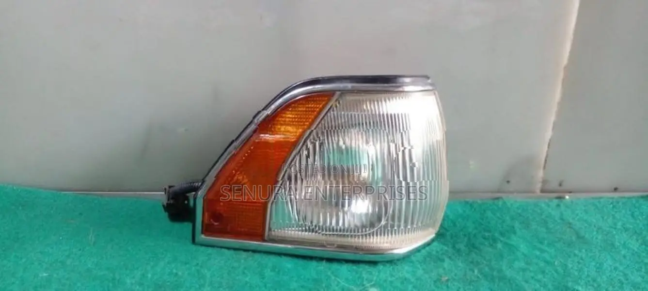 Nissan Cedric Y31 Signal Light Rh