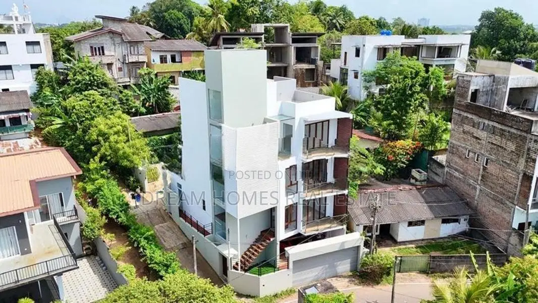 Ultra Modern Luxury Home for Sale – Madiwela, Kotte
