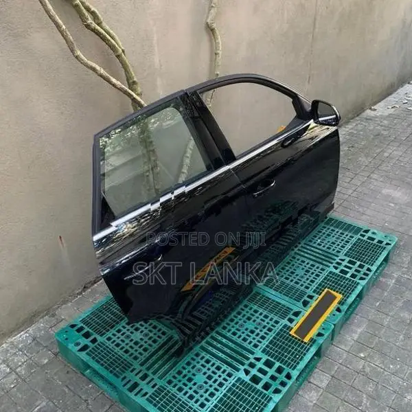 Genuine Audi Q3 Facelift 2018 Driver Side Complete Doors