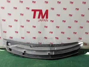 TOYOTA VITZ KSP-90 WIPER PANEL