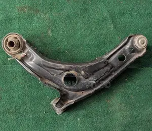 TOYOTA AQUA NHP-10 RIGHT SIDE LOWER ARM