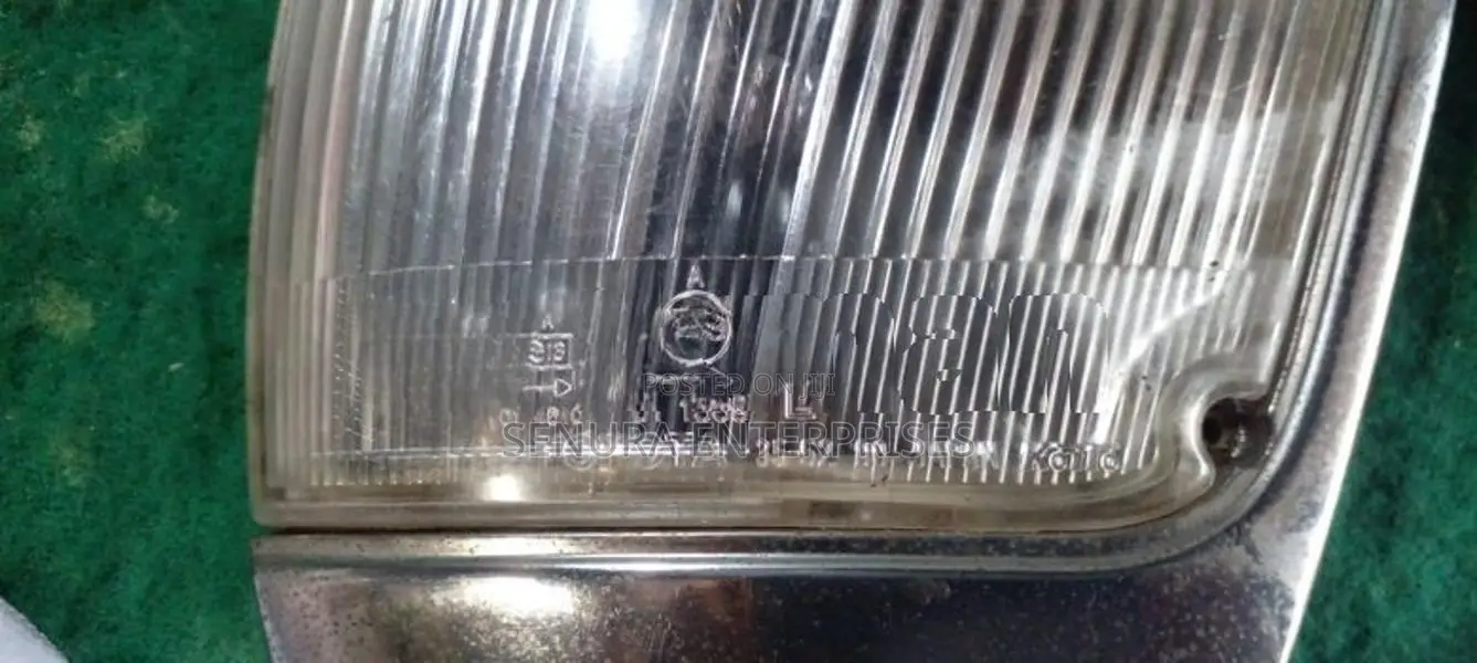 Toyota Hilux 107 Signal Light Lh