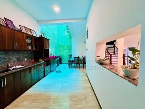 Spacious 6-Bedroom House with Stunning Rooftop – Greendale Koswatta