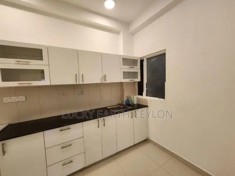 Sale Athurugiriya 1ST Floor Unfurnished Aspire Apartment (NZMS3014)