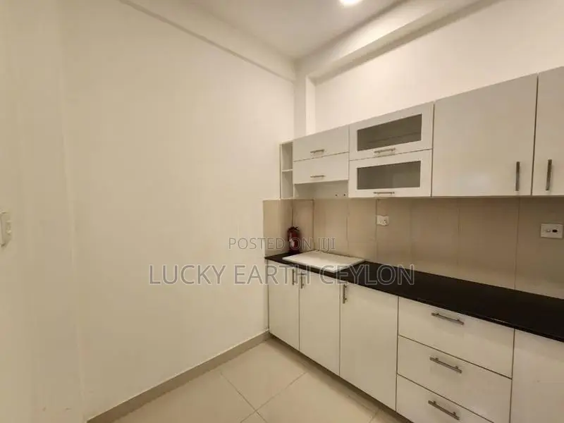 Sale Athurugiriya 1ST Floor Unfurnished Aspire Apartment (NZMS3014)