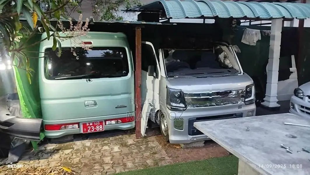 Mitsubishi Buddy Van Chrome Shell