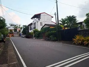 කොට්ටාව, රුක්මල්ගම පිහිටි දෙමහල් නිවසක් විකිණීමට ඇත. (ID : RKML001S)