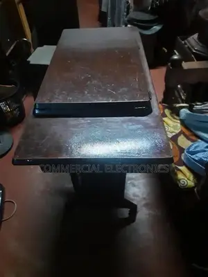 සිංගර් අළුත්ම තත්ත්වයේ මහන මැෂිම