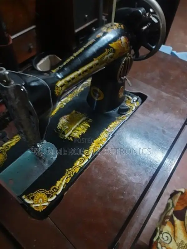 සිංගර් අළුත්ම තත්ත්වයේ මහන මැෂිම