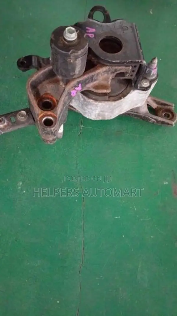 Prius W20 Gear Box Mount
