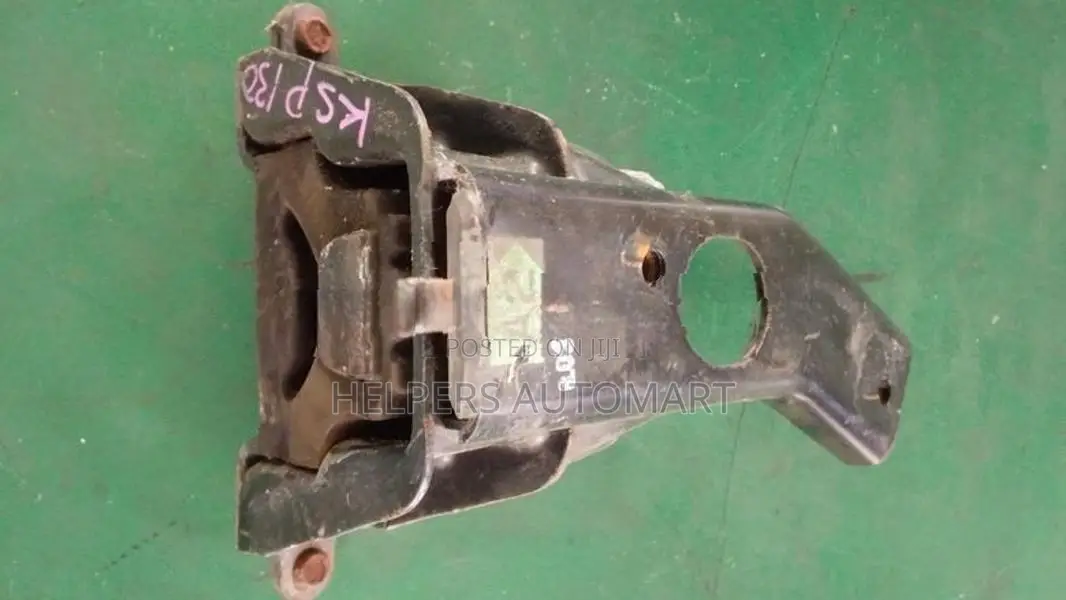 vitz ksp130 Gear box mount