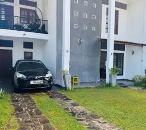 Sale Ratmalana 2Story Luxury House With Landscaped Garden (ZMS3016)
