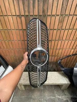 Genuine Mercedes GLE GLE300D AMG Front Diamond Grille