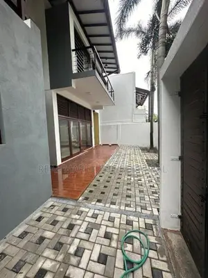 Nugegoda : 5BR Two Storey Modern House for Sale at Mirihana
