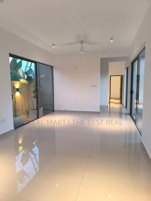 Hokandara : Brand new 4 Bedrooms Modern Luxury House for Sale