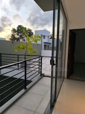 Hokandara : Brand new 4 Bedrooms Modern Luxury House for Sale