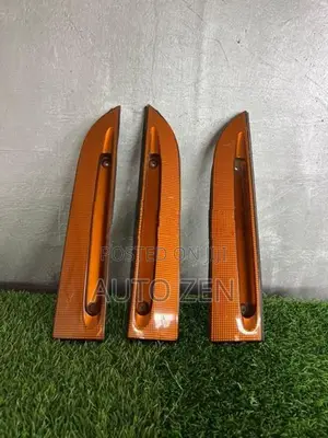 Isuzu samanala face head light lens (yellow)