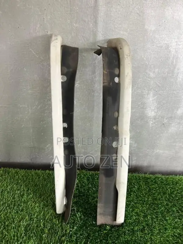 Isuzu samanala face head light pattiy /bracket