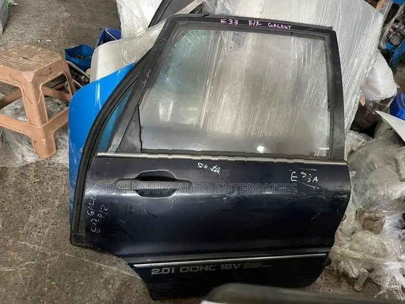 Mitsubishi Galant E33 Door