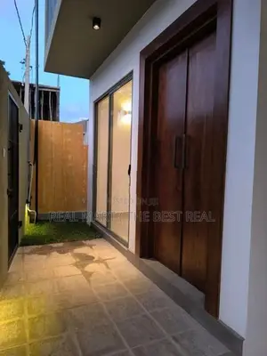 Pannipitiya : Brand new 4 Bedrooms Modern House for Sale at Hokandara
