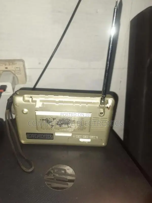 Radio World Receiver A 777 FM/TV/SW